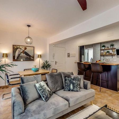 Holisplace- Lovely Apartment In Downtown Alicante Bagian luar foto