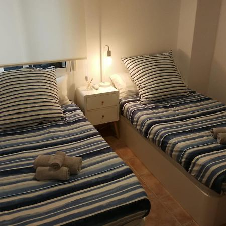 Holisplace- Lovely Apartment In Downtown Alicante Bagian luar foto