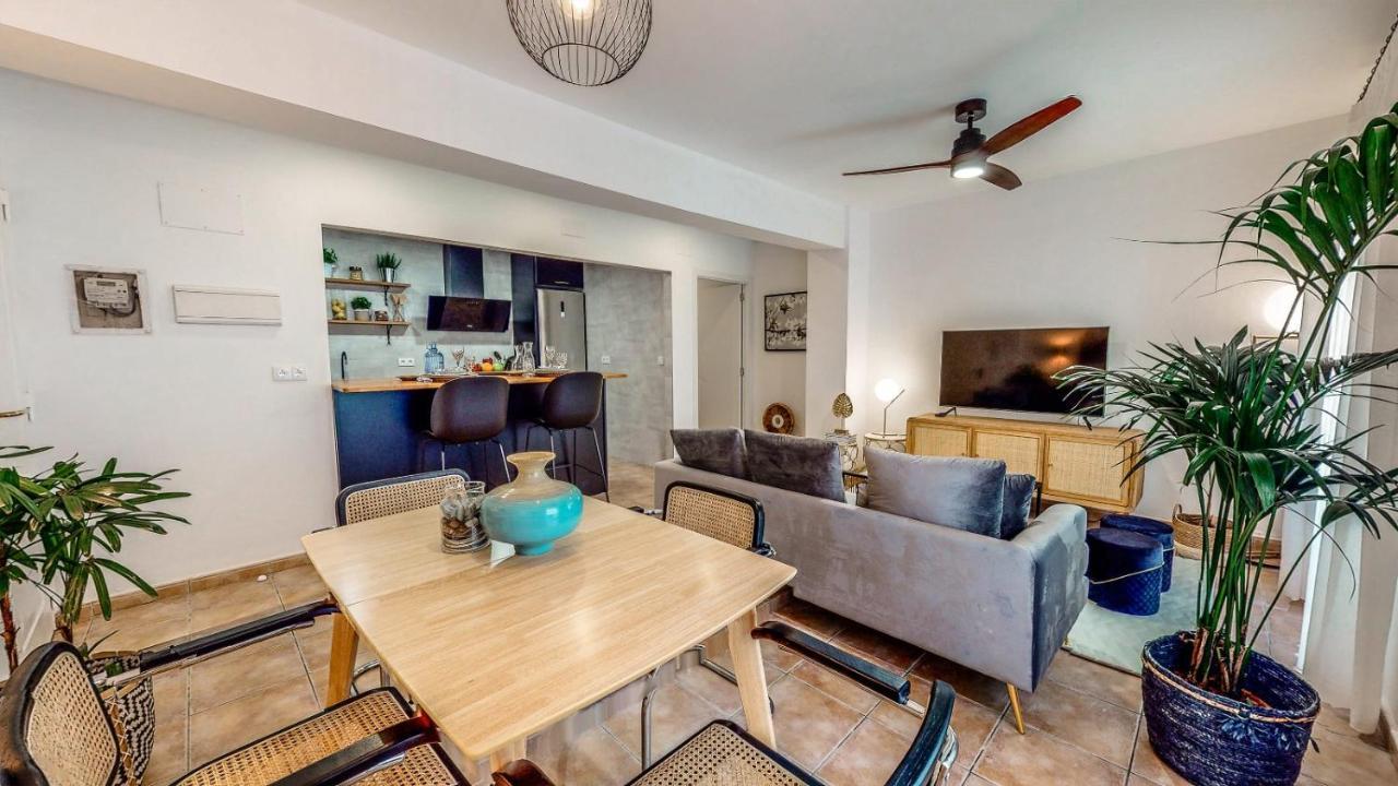 Holisplace- Lovely Apartment In Downtown Alicante Bagian luar foto