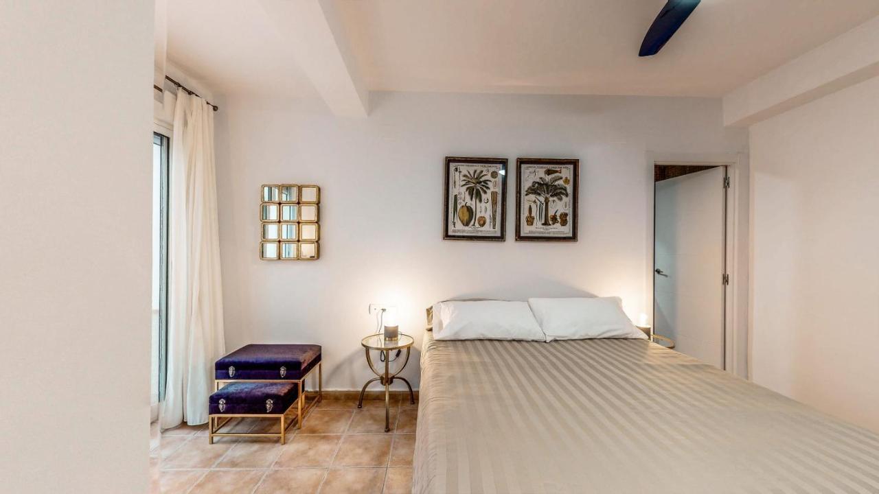Holisplace- Lovely Apartment In Downtown Alicante Bagian luar foto