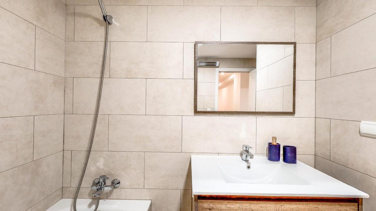 Holisplace- Lovely Apartment In Downtown Alicante Bagian luar foto