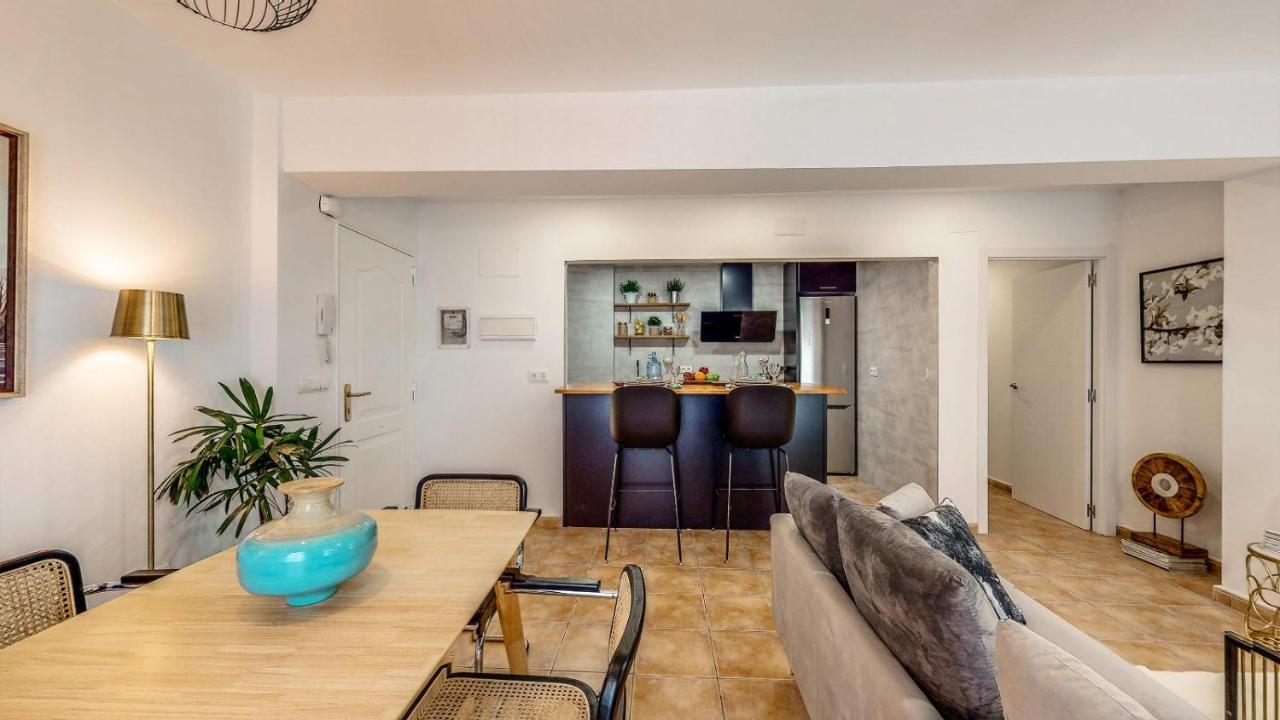 Holisplace- Lovely Apartment In Downtown Alicante Bagian luar foto