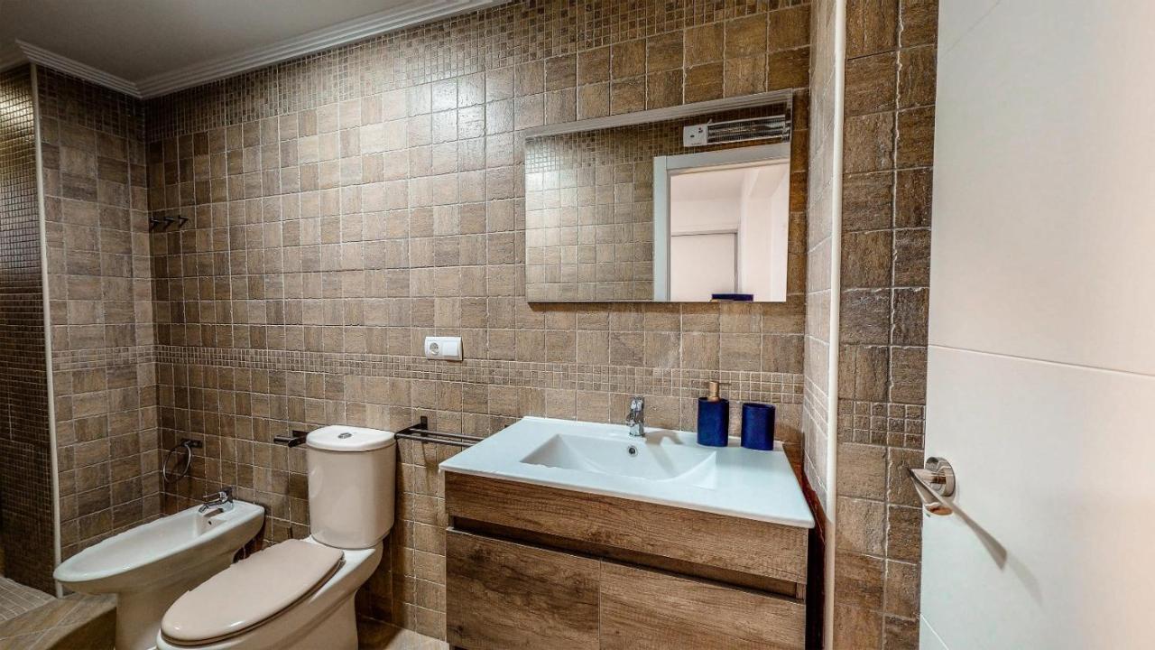 Holisplace- Lovely Apartment In Downtown Alicante Bagian luar foto