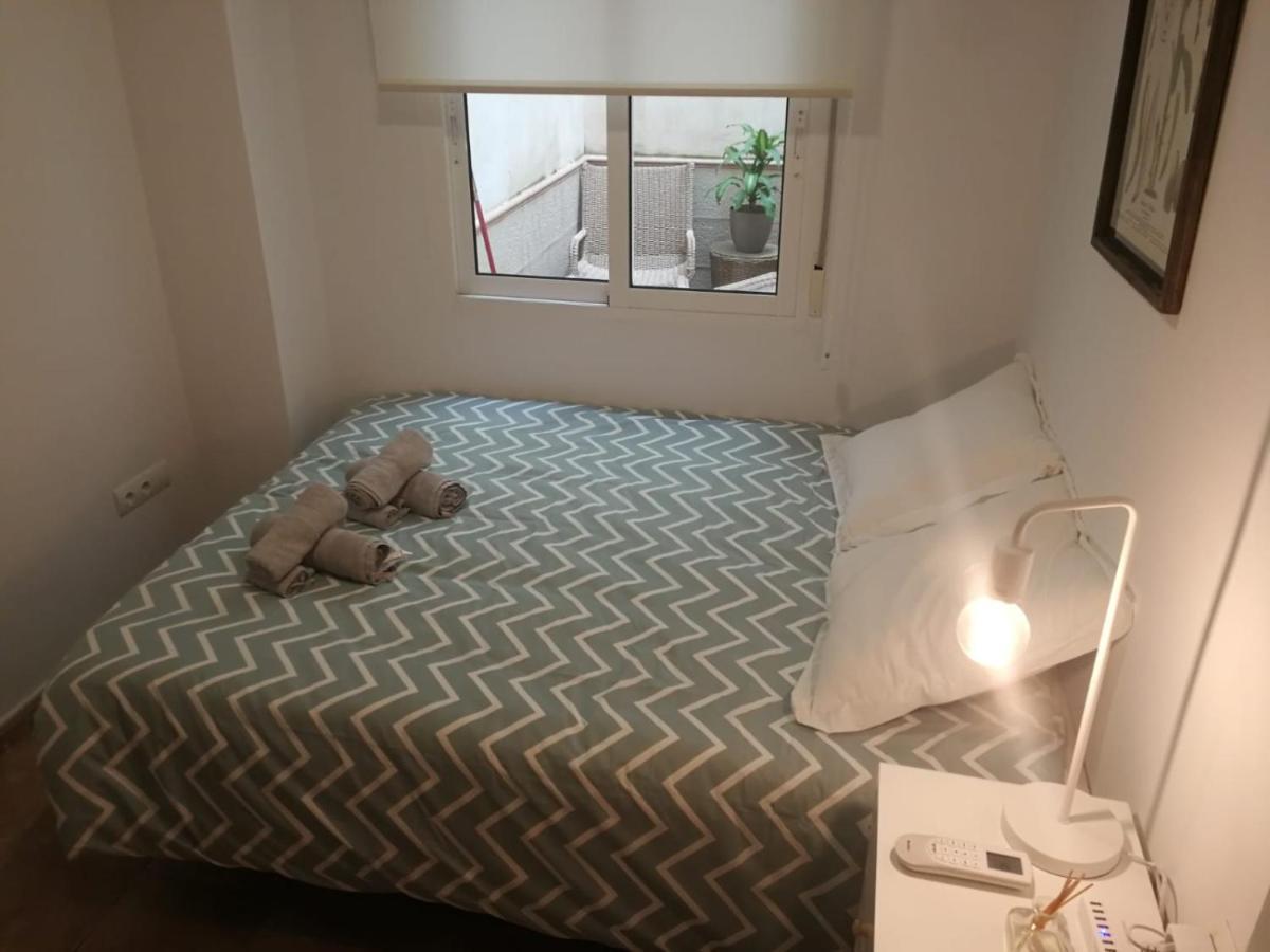 Holisplace- Lovely Apartment In Downtown Alicante Bagian luar foto